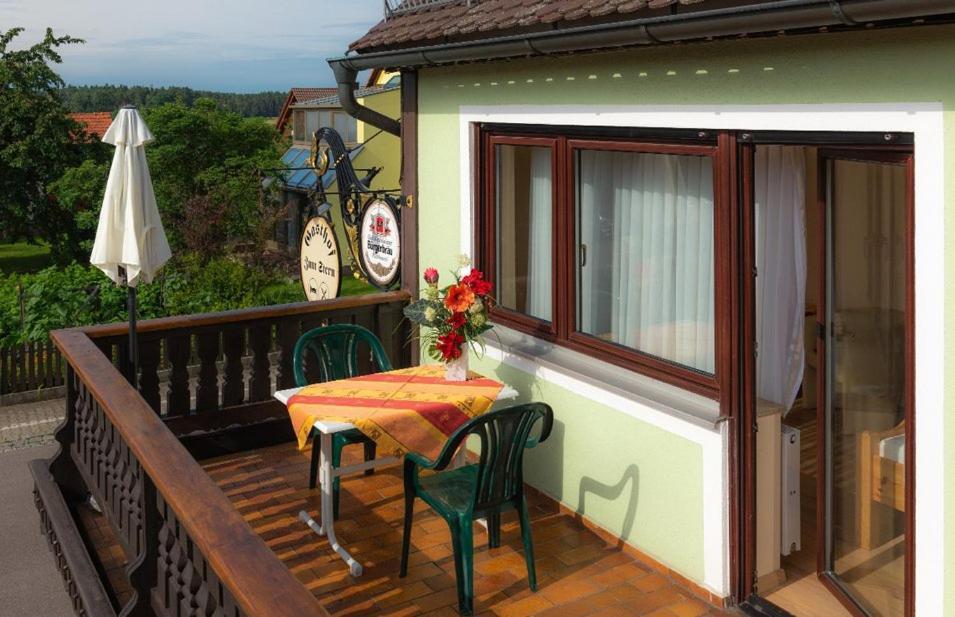 Landgasthof - Zum Stern Maison d'hôtes Linden (Neustadt (Aisch))